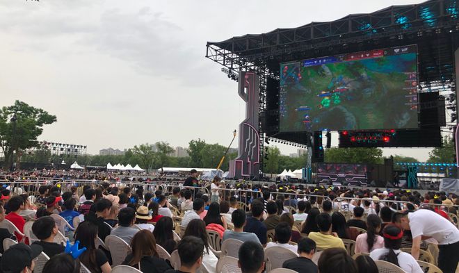 的联动与门 的联动与门